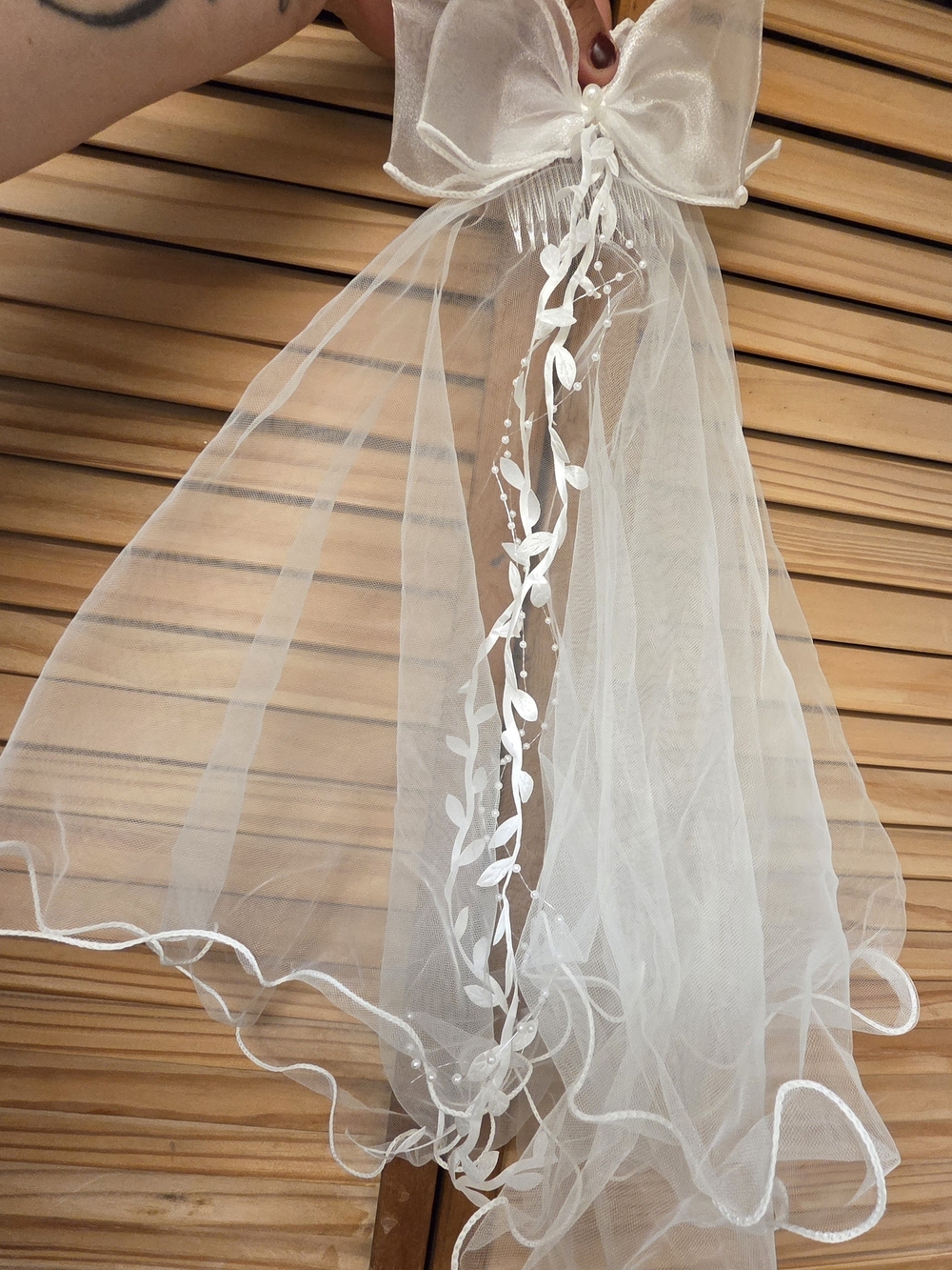 Sheer White Bridal Hair Bow Veil with Ribbon Vine